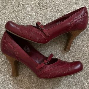 Red Leather Mary Jane Heels Wingtip Size 9 Reaction Kenneth Cole